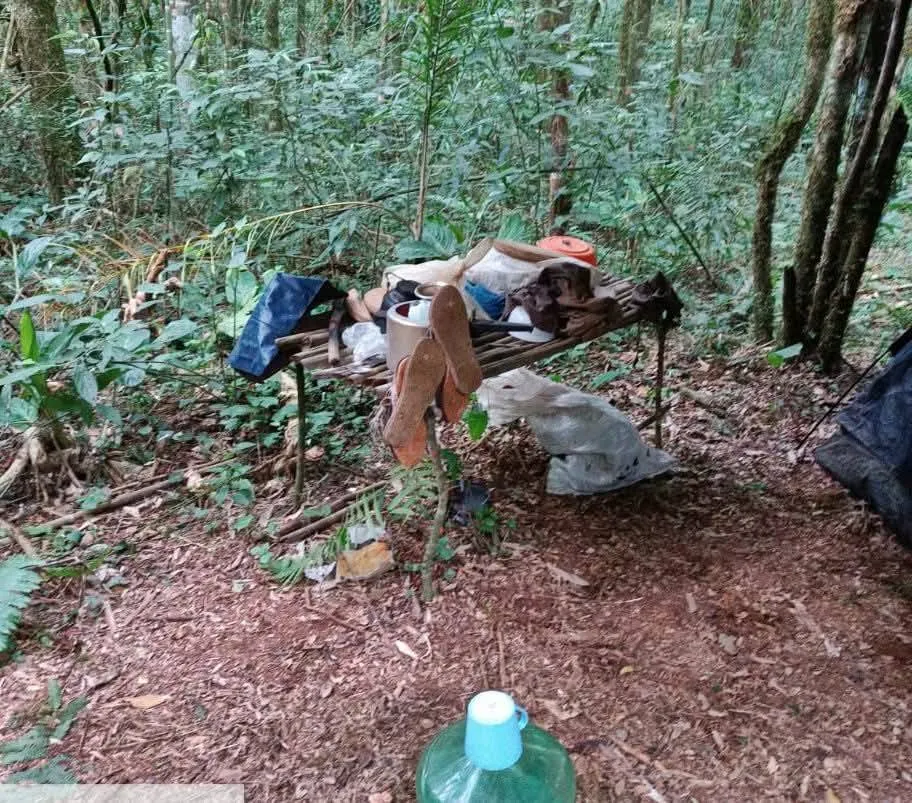 Fiscalização encontra acampamento ilegal no Parque Estadual do Turvo
