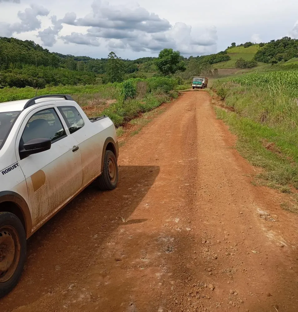 Secretaria de Obras segue com recuperação de estradas rurais