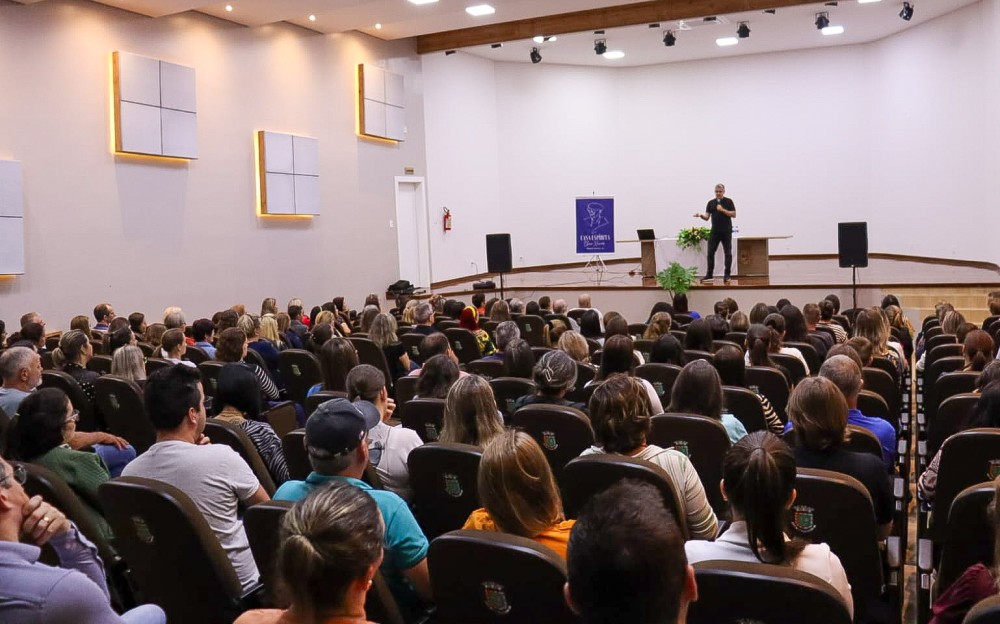 Dr. Fábio Franke em palestra espírita no CULT para grande público. Fotos: Giovanna Angelina/Casa Espirita