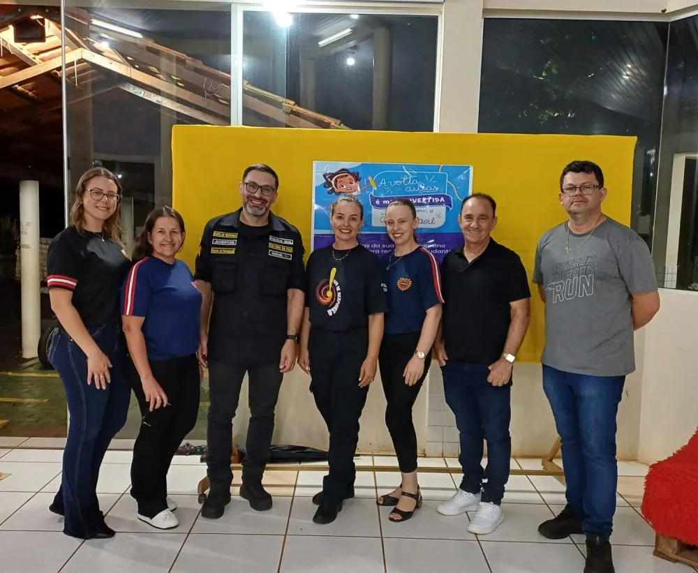 Escola Lenira promove encontro com palestras para pais de alunos