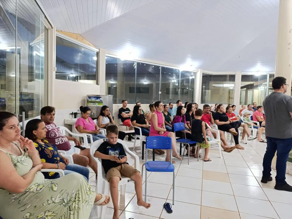 Escola Lenira promove encontro com palestras para pais de alunos