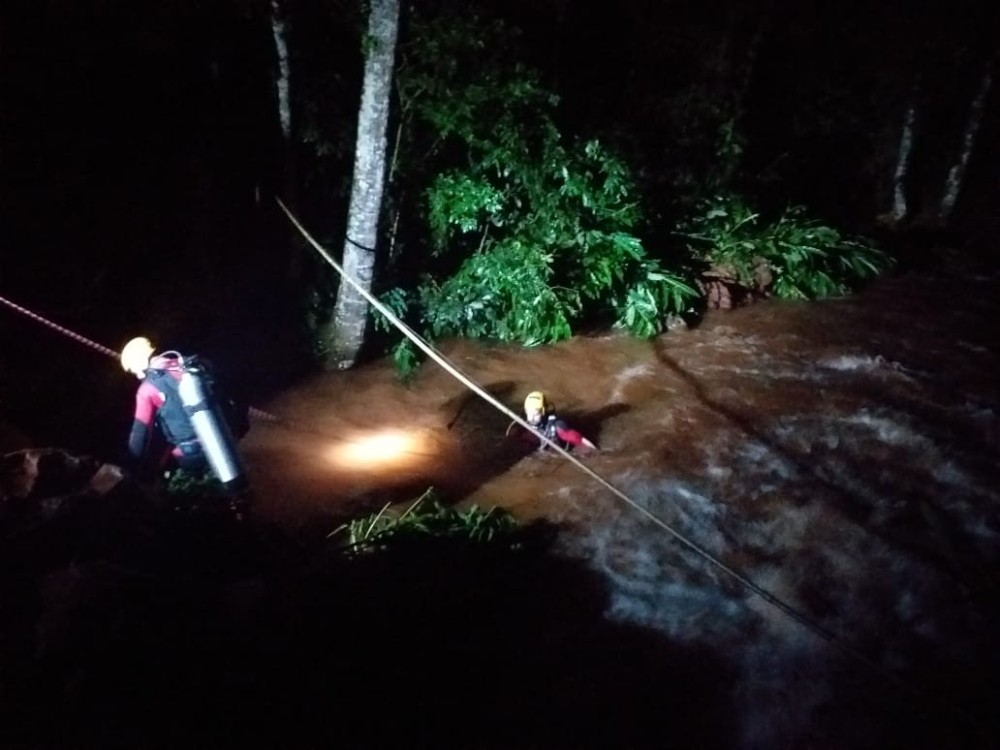 Bombeiros Voluntários haviam trabalhado nas buscas durante a noite de terça-feira. Foto: Divulgação/ Bombeiros Voluntários de Tenente Portela