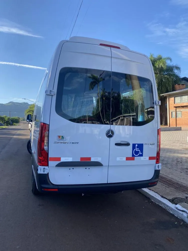 Administração Municipal adquire novo veículo para o transporte escolar