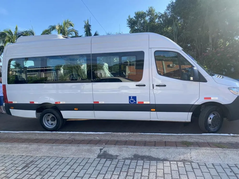 Administração Municipal adquire novo veículo para o transporte escolar