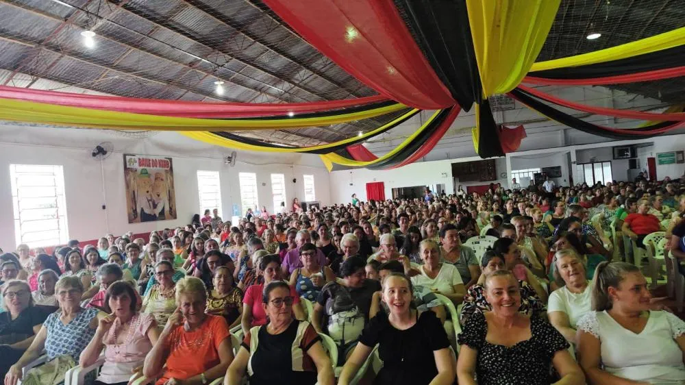 Homenagem às mulheres acontece em grande estilo