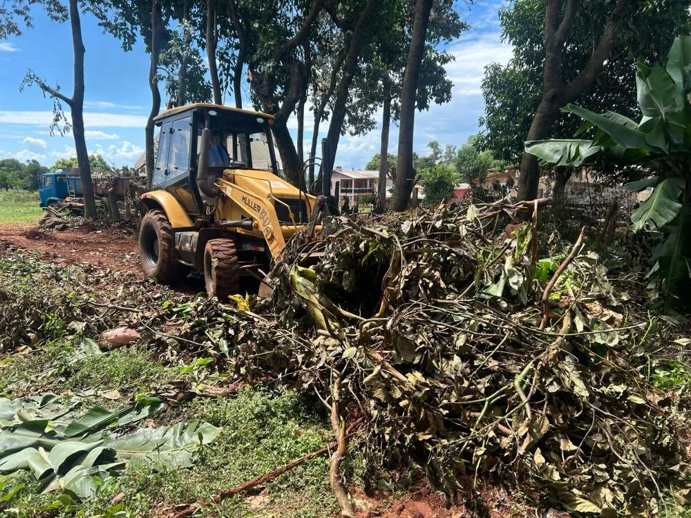 Limpeza urbana ganha reforço e melhora o visual da cidade