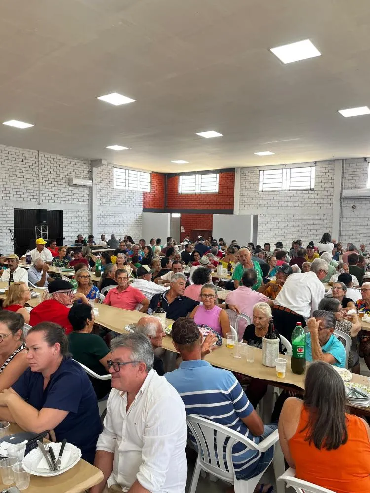 Evento da Terceira Idade marca o início das comemorações do município 