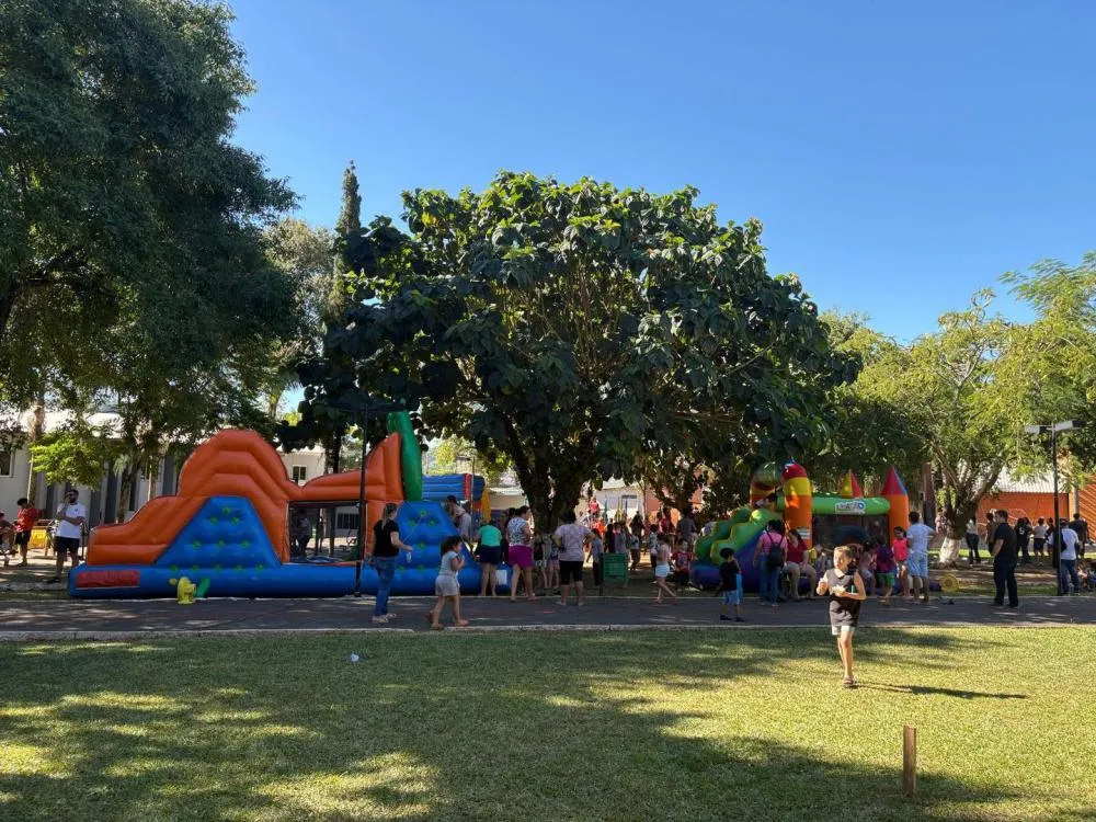 Administração Municipal realiza tarde festiva com crianças na Praça Central