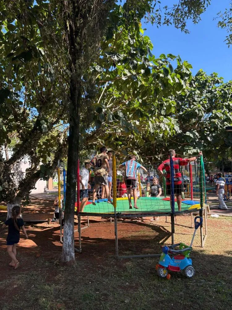 Administração Municipal realiza tarde festiva com crianças na Praça Central