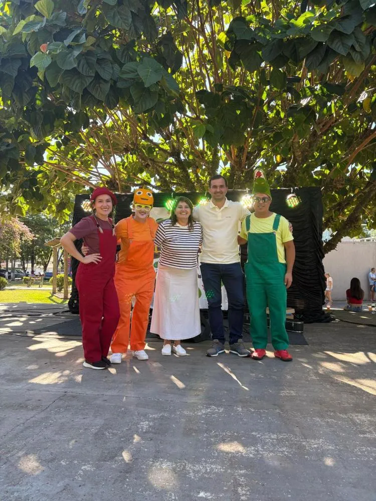 Administração Municipal realiza tarde festiva com crianças na Praça Central