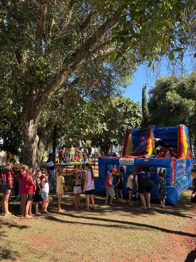 Administração Municipal realiza tarde festiva com crianças na Praça Central