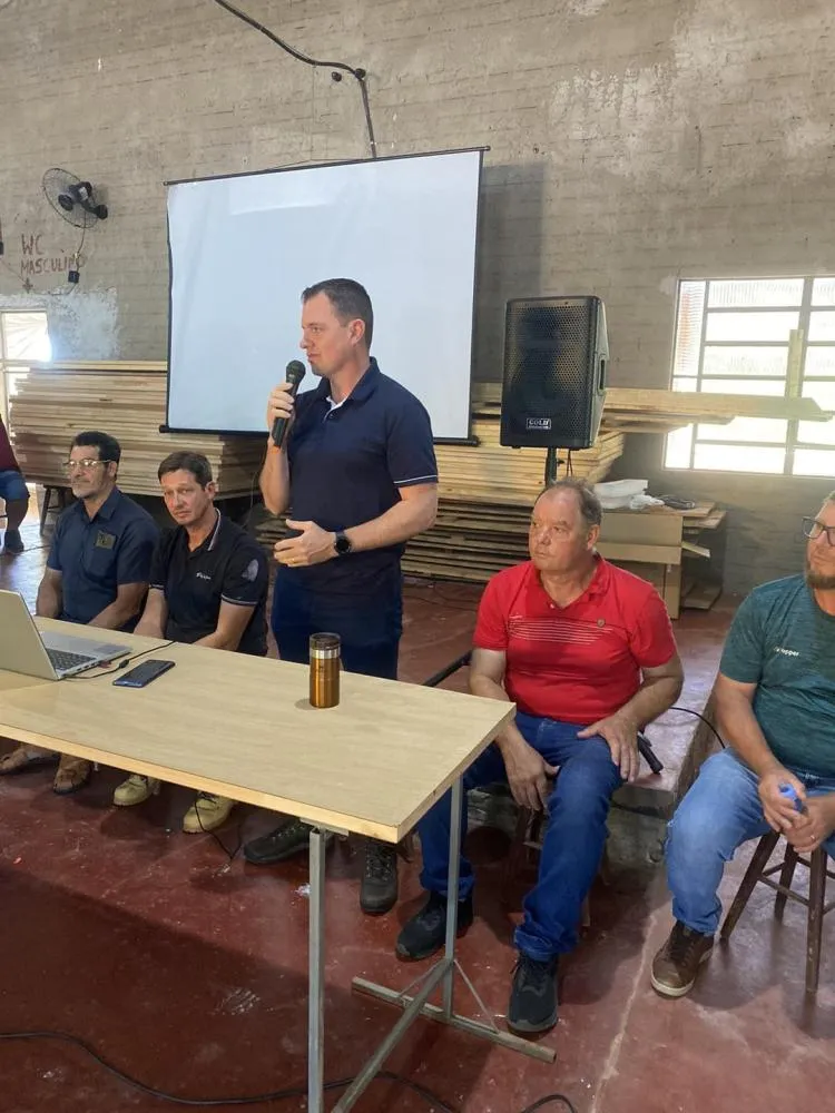 Seminário sobre piscicultura e produção de leite reúne produtores em Barra do Guarita