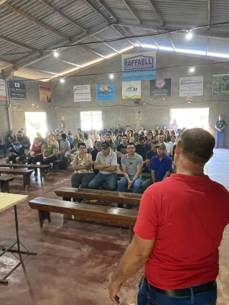 Seminário sobre piscicultura e produção de leite reúne produtores em Barra do Guarita