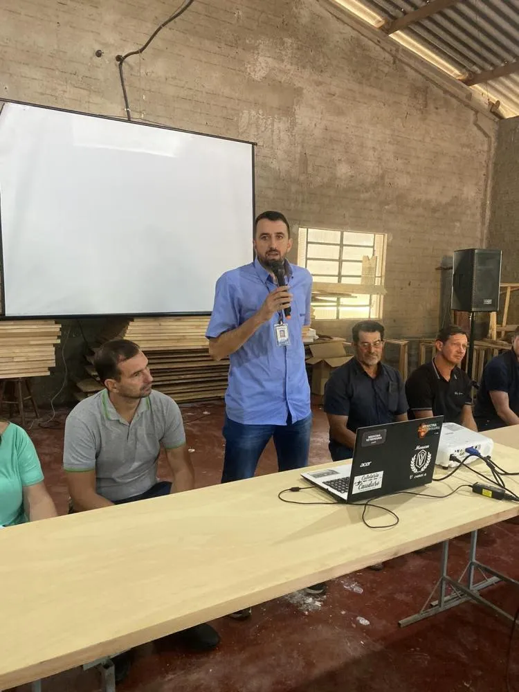 Seminário sobre piscicultura e produção de leite reúne produtores em Barra do Guarita