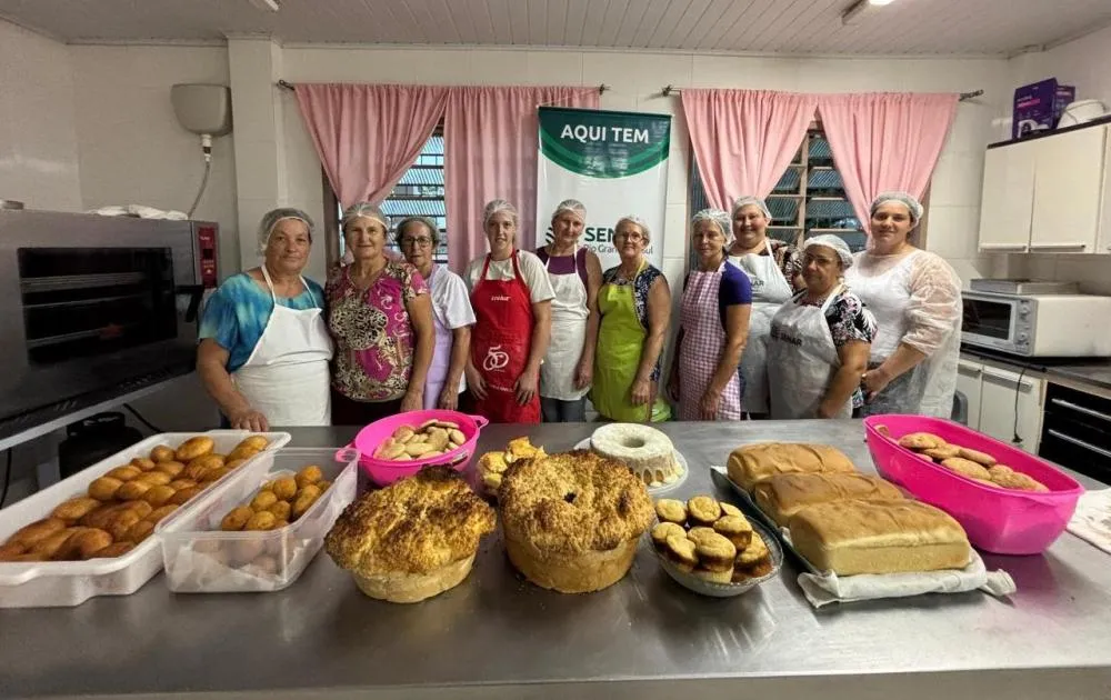 Capacitação gratuita sobre derivados da mandioca reúne moradores no CRAS