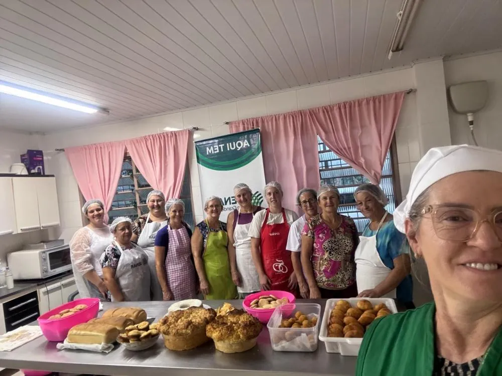 Capacitação gratuita sobre derivados da mandioca reúne moradores no CRAS
